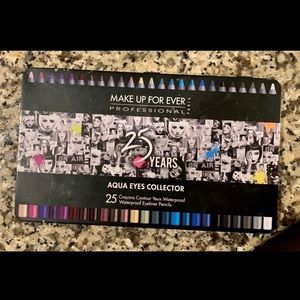 MAKE UP FOR EVER LE 25th ANVY set PRICE IS FIRM